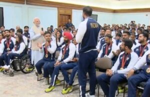 प्रधानमंत्री मोदी ने पेरिस में 29 पदक जीतने वाले पैरा-एथलीटों से मुलाकात की