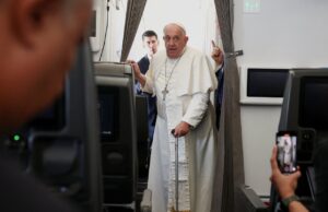 पोप फ्रांसिस ने ट्रम्प और हैरिस को बताया ‘जीवन के खिलाफ’, कैथोलिकों से छोटी बुराई को चुनने का आह्वान