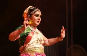 चक्रधर समारोह में अभिनेत्री मीनाक्षी शेषाद्रि का भरतनाट्यम शैली में पंचदेव आराधना