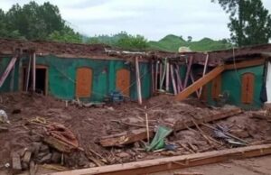 पाकिस्तान में मकान की छत गिरी, परिवार के पांच सदस्यों की मौत