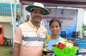 कोरबा की छात्रा अशिता यादव ने सीबीएसई क्लस्टर खेल स्पर्धा में जीता सर्वश्रेष्ठ एथलीट का पुरस्कार