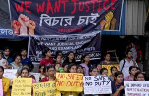 तीन रात सड़कों पर, लगातार चौथे दिन स्वास्थ्य भवन के बाहर जूनियर डॉक्टरों का विरोध प्रदर्शन जारी