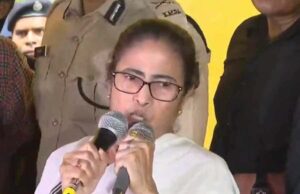 38 दिन बाद जूनियर डॉक्टरों के सामने झुकी ममता बनर्जी सरकार, मानी अधिकांश मांगें, डॉक्टर बोले – “आश्वासन पर अमल होने पर ही करेंगे काम शुरू”