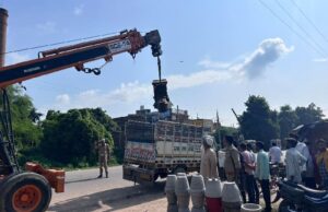 रिवाल्वर पिस्टल बनाते चार गिरफ्तार