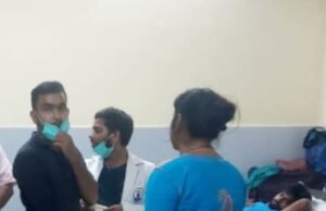 बस पलटने से मौत,दस यात्री घायल