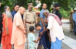 अस्पतालों से खर्चा लिखवाये पैसा सरकार देगी: याेगी