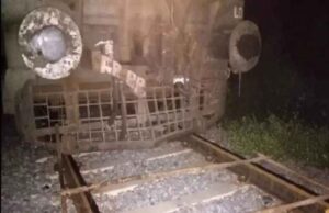 ट्रेन पलटाने की साज़िश