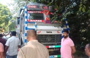 ट्रक ने कुचल दिया 15 वर्षीय छात्र की मौत