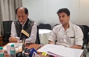 केंद्रीयमंत्री की त्रिपुरा के मुख्यमंत्री के साथ बैठक