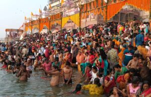 गंगा किनारे आस्था का सैलाब उमड़ा