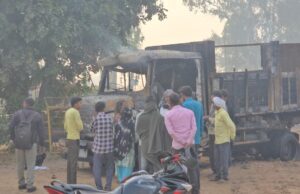 कार की फटी सीएनजी किट, चार लोग झूलसे