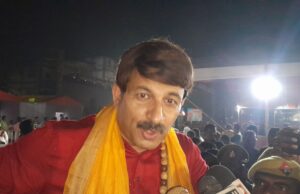 हमें बांटने वाले महफिल सजायेंगे : मनोज तिवारी
