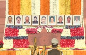 प्रधानमंत्री मोदी ने संसद हमले के शहीदों को दी श्रद्धांजलि