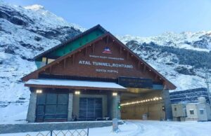 हिमाचल में दो दिन की बर्फबारी के बाद मौसम साफ, 226 सड़कें बंद