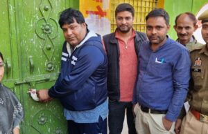 जालौन:नकली खाद बनाने वाले का भंडाफोड़, 500 बोरी जिप्सम की बरामद