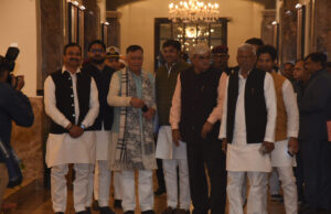 शीतकालीन सत्र में जाते विधानसभा अध्यक्ष सतीश महाना