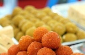 दिल्ली के हर मतदाता के हाथ में लड्डू!