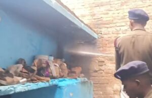 सिलेंडर का पाईप लीक होने से घर में लगी आग