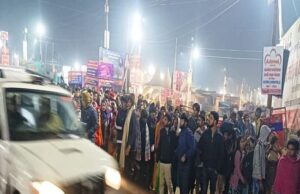 महाकुंभ में मची भगदड़ में मां दब गई बेटा देखता रहा, किसी के साथी बिछुड़े