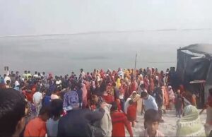 खेलते समय पांव फिसलने से नदी में डूबी दो छात्राएं, तलाश जारी