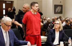 अमेरिका में पूर्व पुलिस अधिकारी जेफरी नेल्सन को हत्या के केस में 16 साल और आठ महीने जेल की सजा