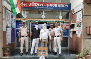 डकैती का मामला सुलझा, दो शातिर लुटेरे गिरफ्तार